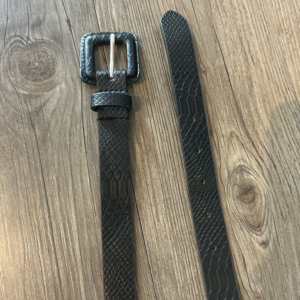 Lines Pelle - Black Croc Textured Belt - Size S